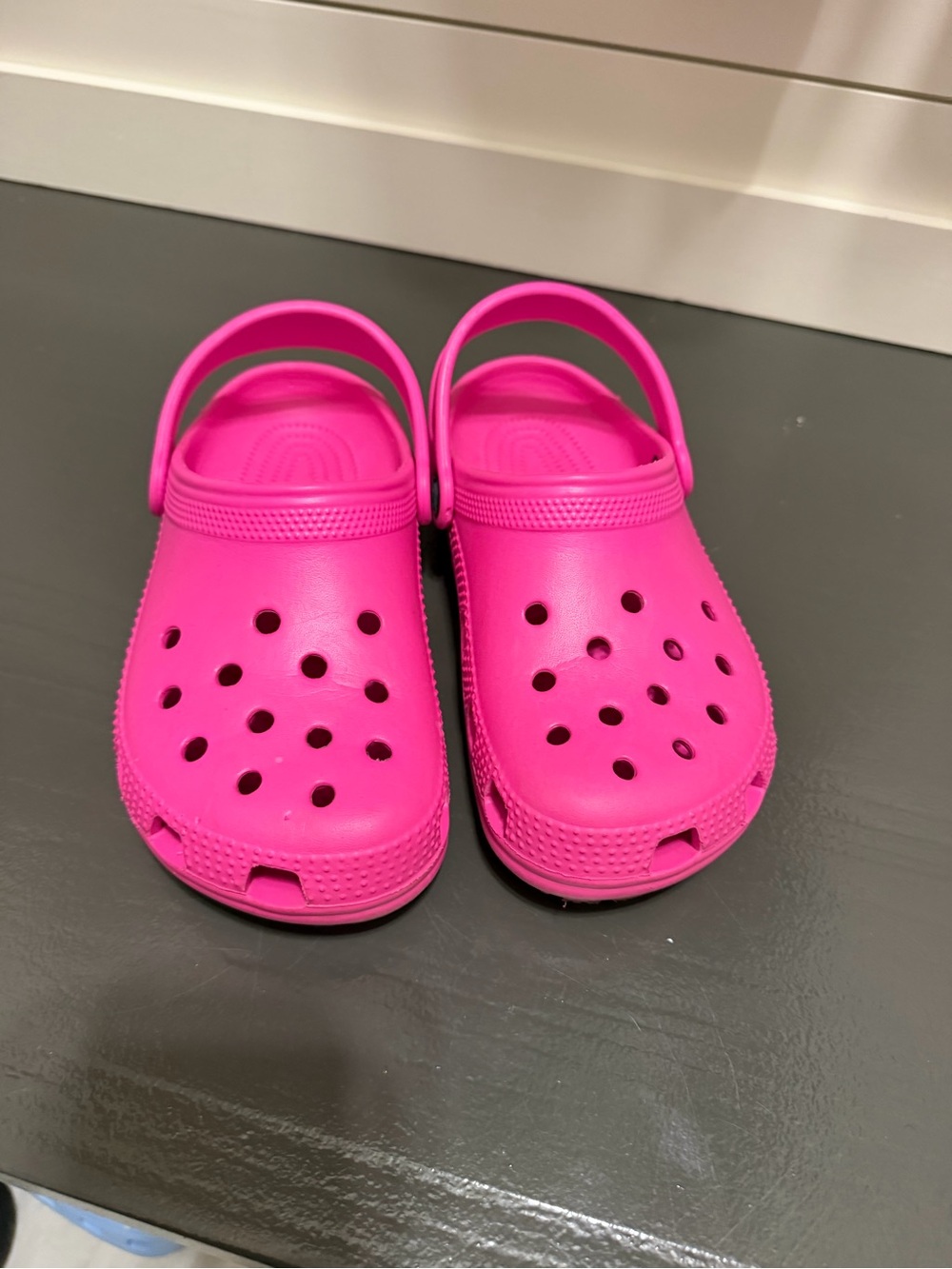 CROCS Kids' Neon Pink Sz 4 Classic Clog Sandals